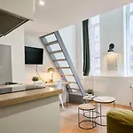 Appartement Beaux Arts : Equipe En Mezzanine Rijsel