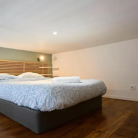 Beaux Arts : Equipe En Mezzanine 아파트