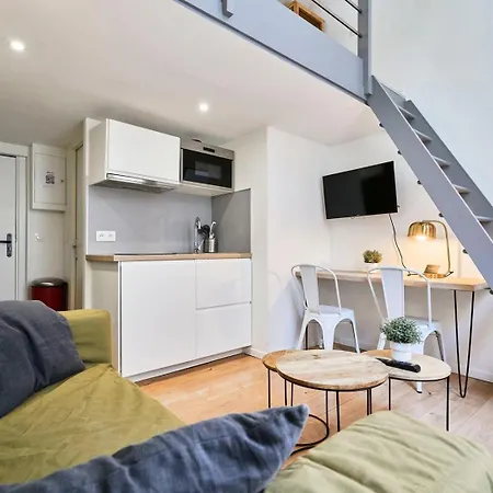 Beaux Arts : Equipe En Mezzanine *