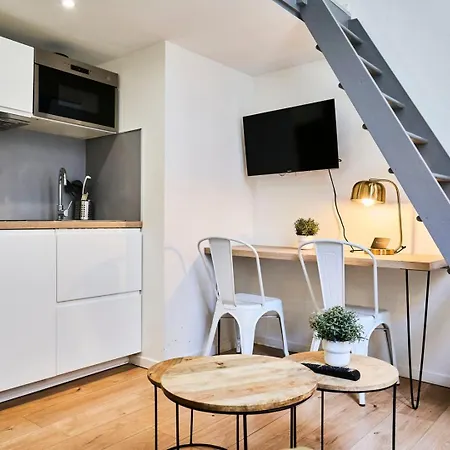 Beaux Arts : Equipe En Mezzanine