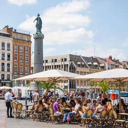 Apartment Beaux Arts : Equipe En Mezzanine Lille